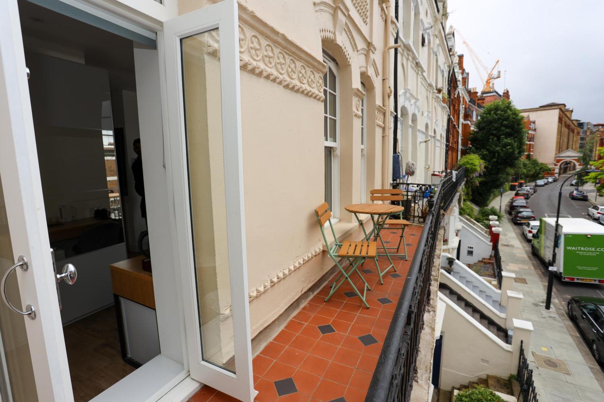 The Avonmore Olympia Bed & Breakfast Londen